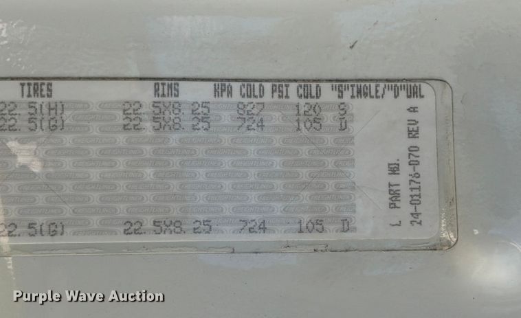 image for item YA1227 2016 Freightliner Cascadia semi truck