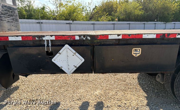 image for item YA1239 2023 Peterbilt 348 flatbed truck