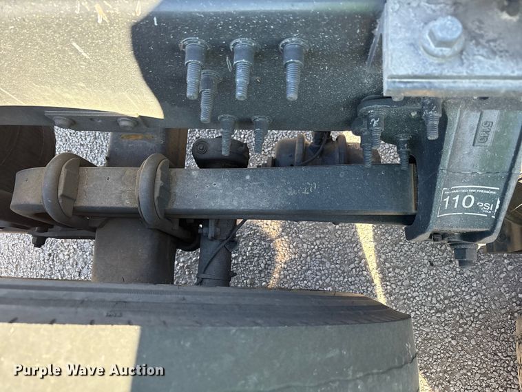 image for item YA1241 2016 Volvo VNL semi truck