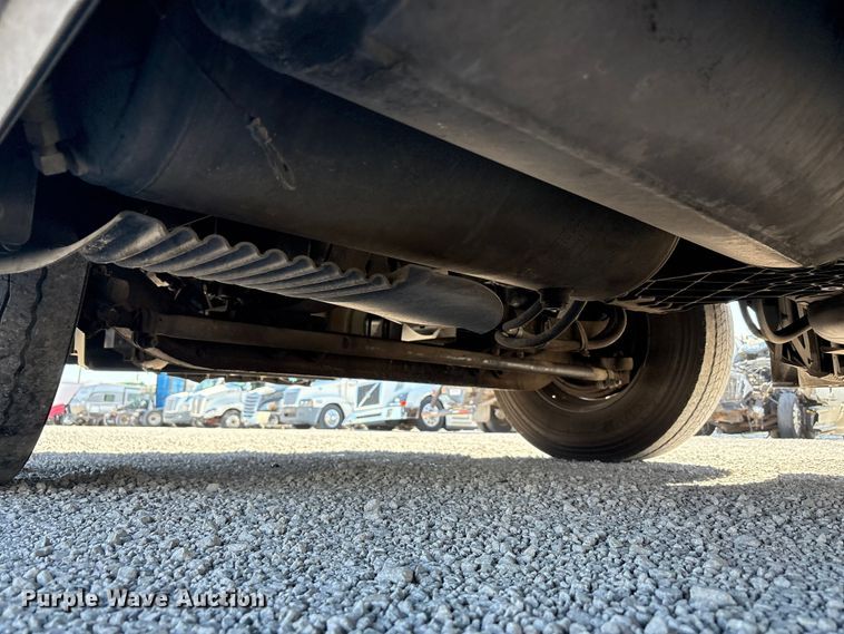 image for item YA1241 2016 Volvo VNL semi truck