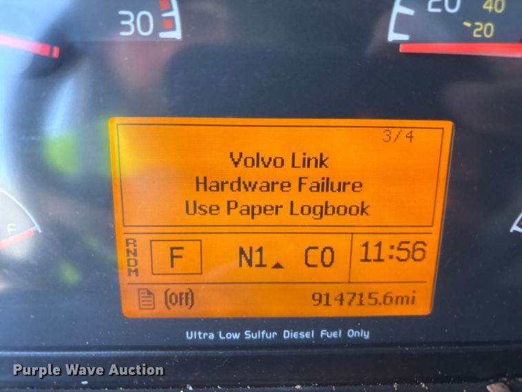 image for item YA1241 2016 Volvo VNL semi truck