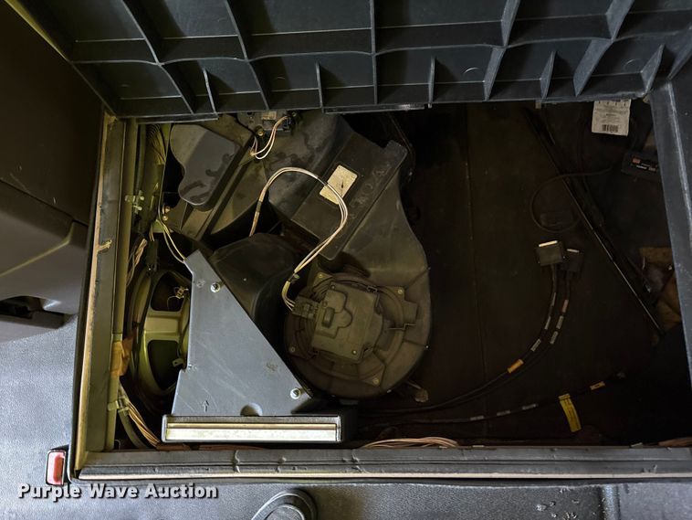 image for item YA1241 2016 Volvo VNL semi truck