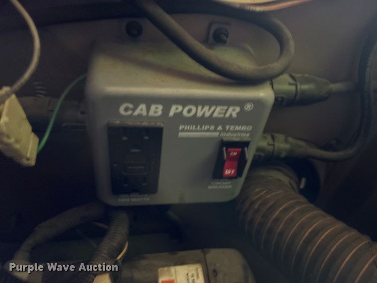 image for item YA1241 2016 Volvo VNL semi truck