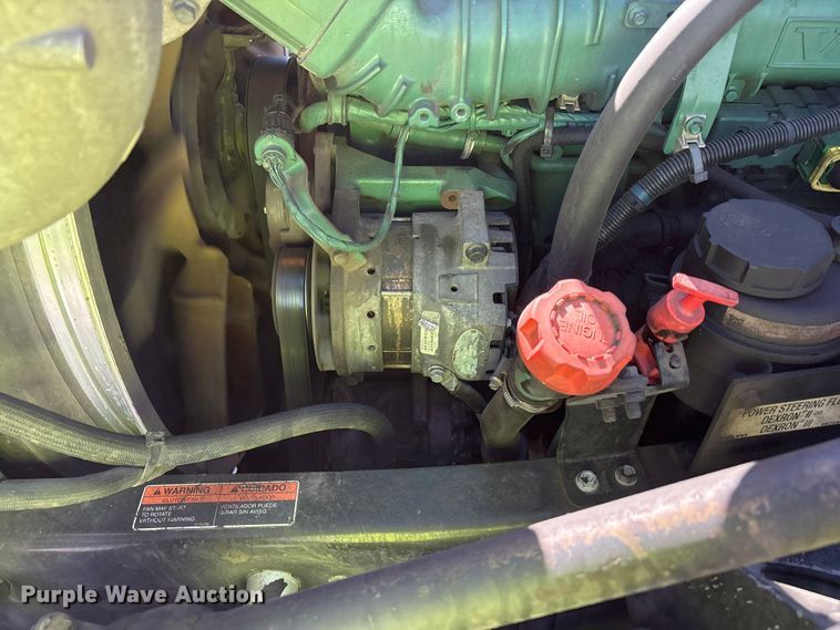 image for item YA1241 2016 Volvo VNL semi truck