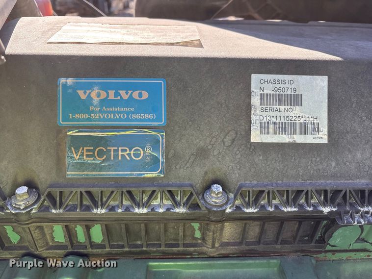 image for item YA1241 2016 Volvo VNL semi truck