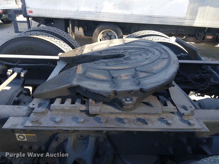 image for item YA1244 2019 Kenworth T680 semi truck