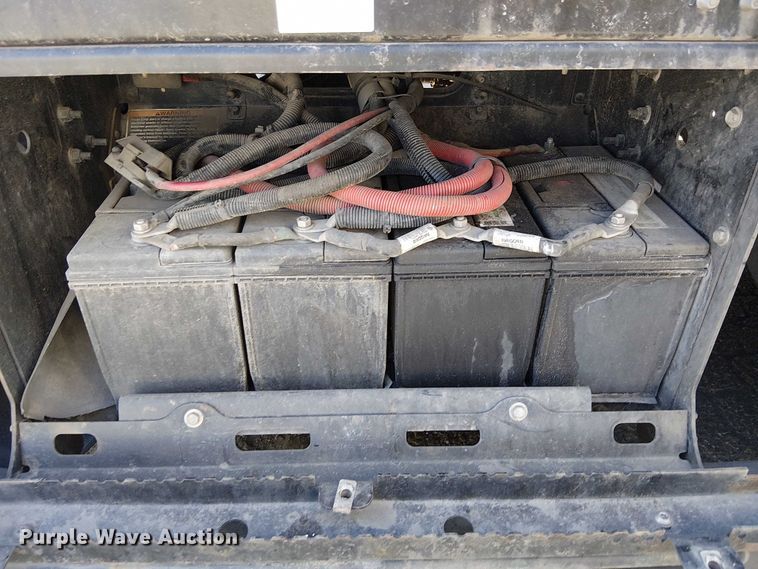 image for item YA1244 2019 Kenworth T680 semi truck