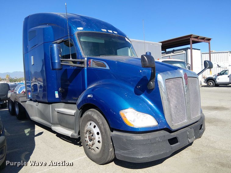 image for item YA1244 2019 Kenworth T680 semi truck