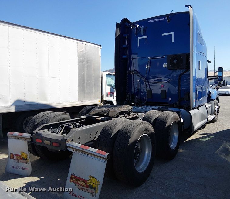 image for item YA1244 2019 Kenworth T680 semi truck