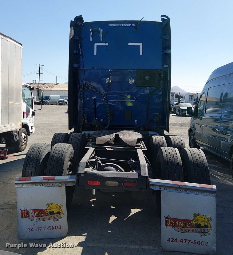 image for item YA1244 2019 Kenworth T680 semi truck