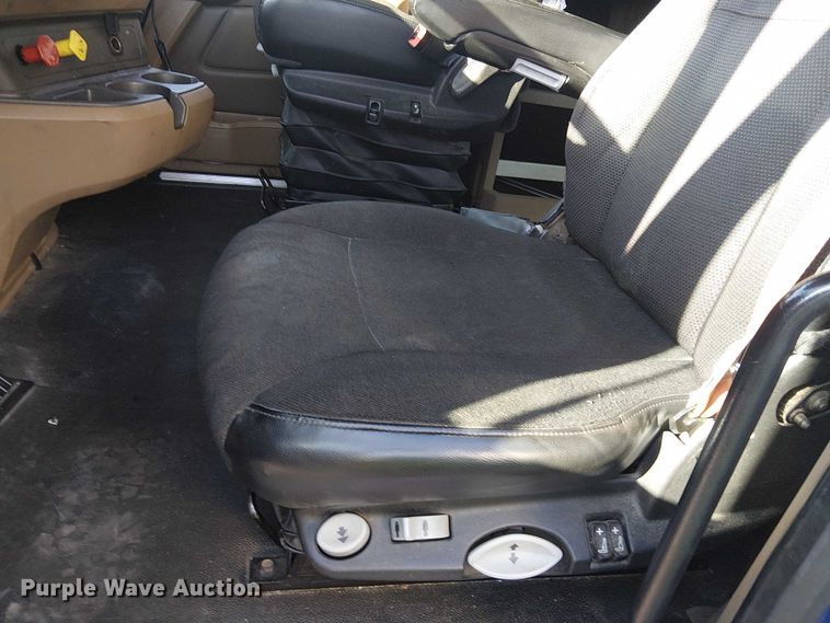 image for item YA1244 2019 Kenworth T680 semi truck