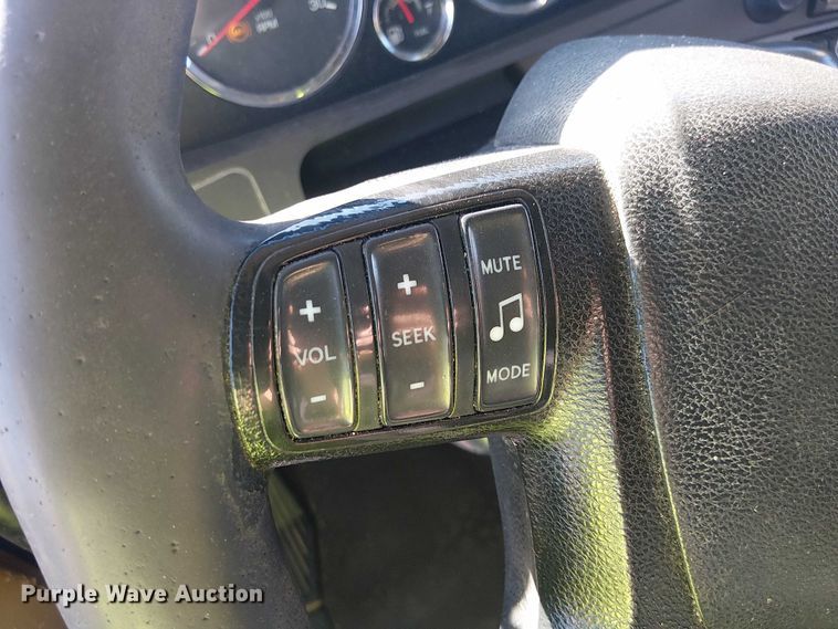 image for item YA1244 2019 Kenworth T680 semi truck