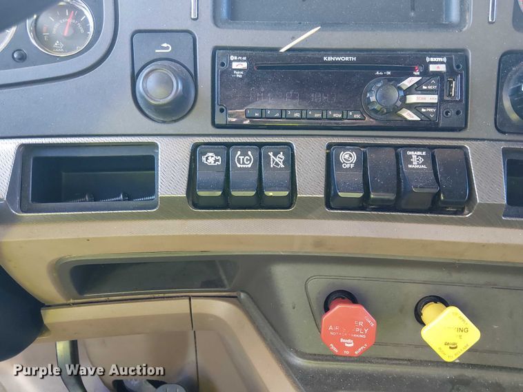 image for item YA1244 2019 Kenworth T680 semi truck