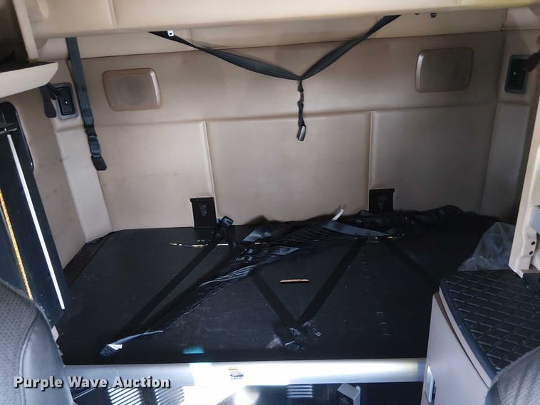 image for item YA1244 2019 Kenworth T680 semi truck