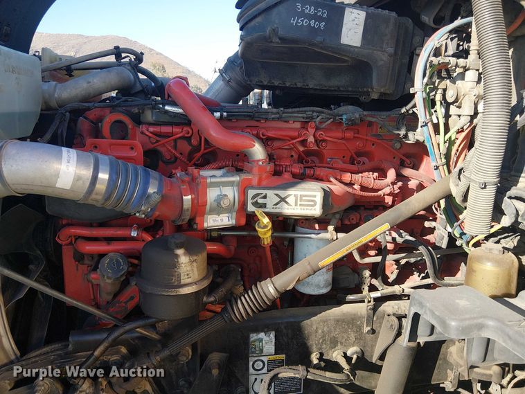 image for item YA1244 2019 Kenworth T680 semi truck