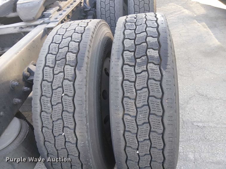 image for item YA1244 2019 Kenworth T680 semi truck