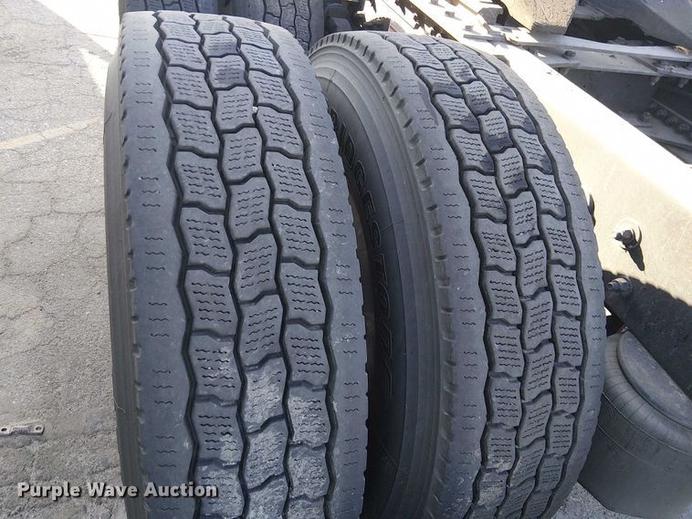 image for item YA1244 2019 Kenworth T680 semi truck