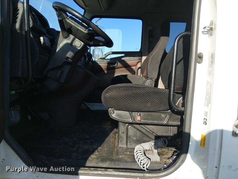 image for item YA1266 2022 Hino 258/268 Crew Cab rollback truck