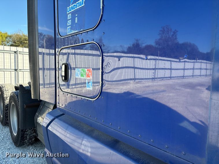 image for item YA1293 2015 Kenworth T680 semi truck