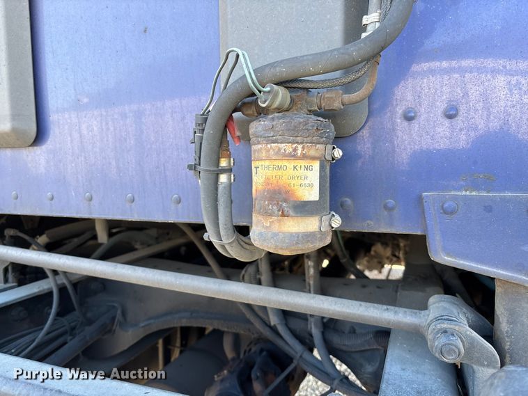 image for item YA1293 2015 Kenworth T680 semi truck