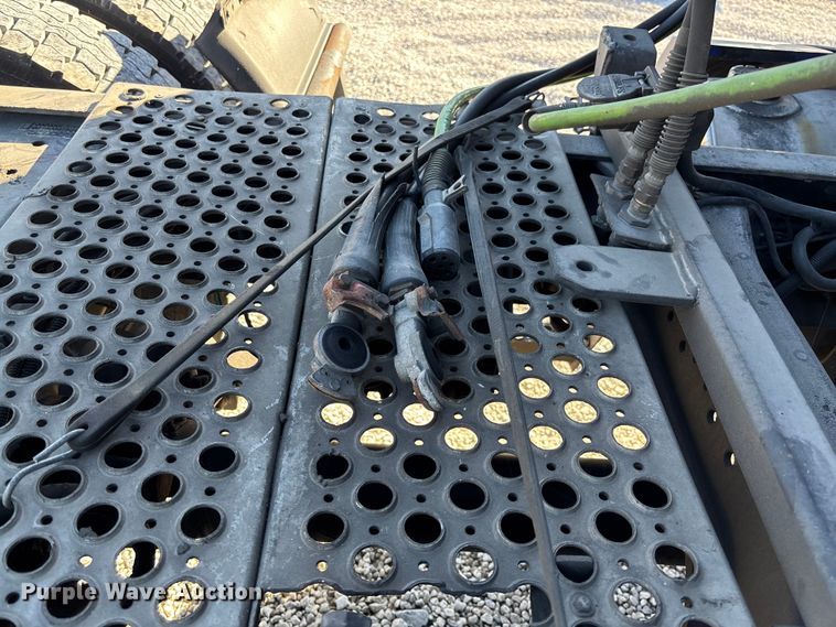 image for item YA1293 2015 Kenworth T680 semi truck