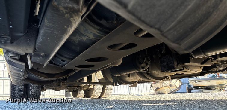 image for item YA1293 2015 Kenworth T680 semi truck