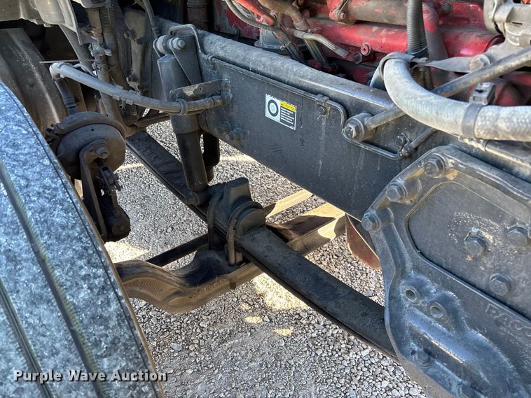 image for item YA1293 2015 Kenworth T680 semi truck