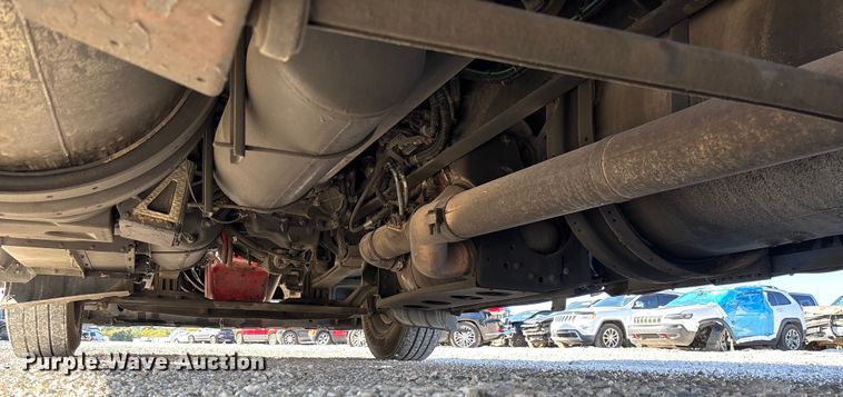 image for item YA1293 2015 Kenworth T680 semi truck