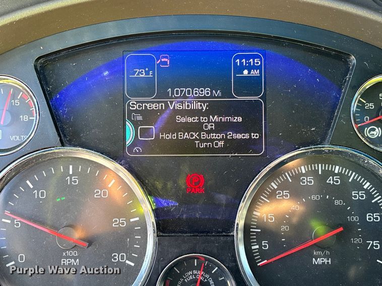 image for item YA1293 2015 Kenworth T680 semi truck