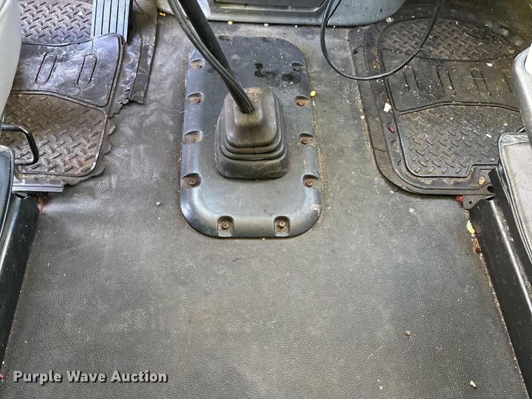 image for item YA1293 2015 Kenworth T680 semi truck