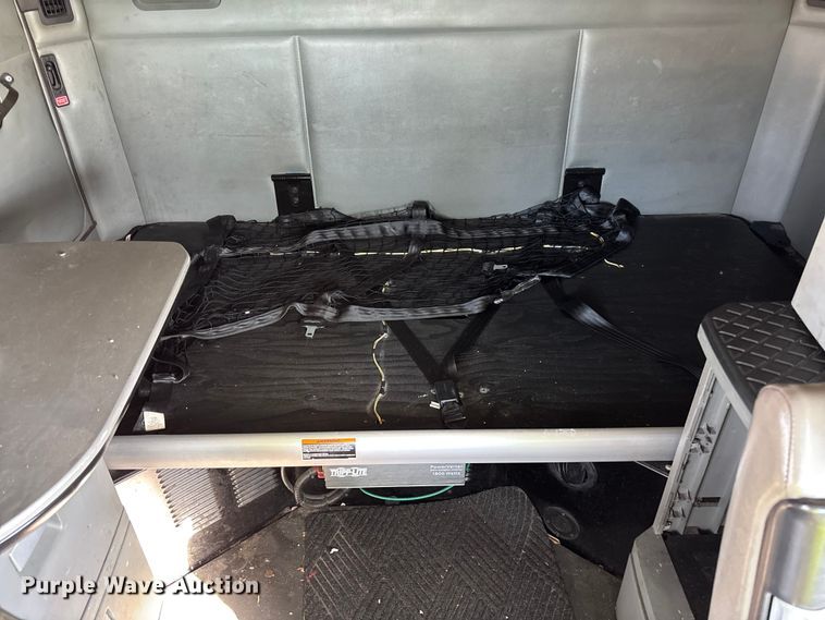 image for item YA1293 2015 Kenworth T680 semi truck