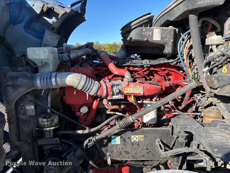 image for item YA1293 2015 Kenworth T680 semi truck