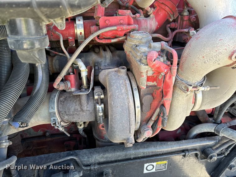 image for item YA1293 2015 Kenworth T680 semi truck