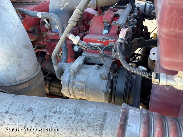 image for item YA1293 2015 Kenworth T680 semi truck