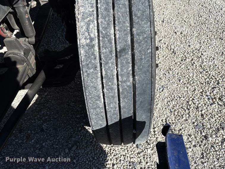 image for item YA1293 2015 Kenworth T680 semi truck