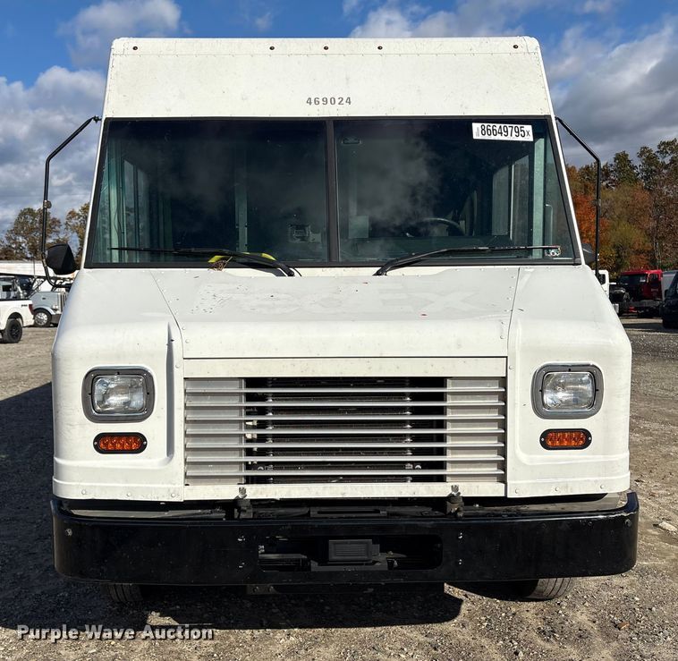 image for item YA1303 2020 Ford F59 delivery truck