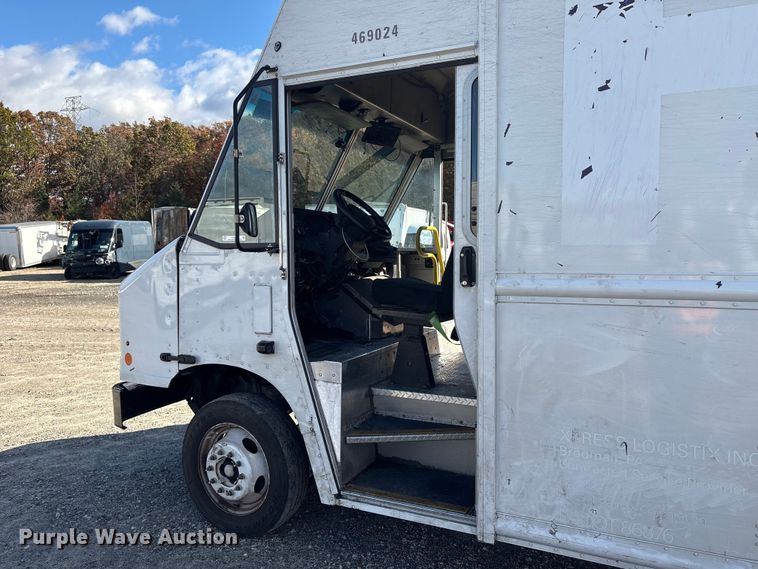 image for item YA1303 2020 Ford F59 delivery truck