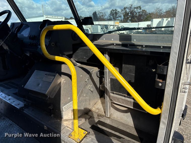 image for item YA1303 2020 Ford F59 delivery truck