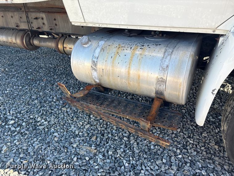 image for item YA1341 2016 International 4300 box truck