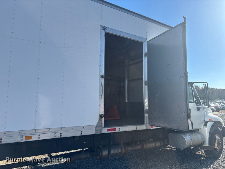 image for item YA1341 2016 International 4300 box truck