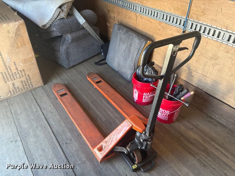 image for item YA1341 2016 International 4300 box truck