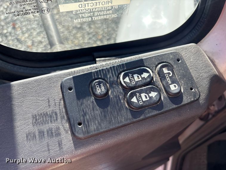 image for item YA1341 2016 International 4300 box truck