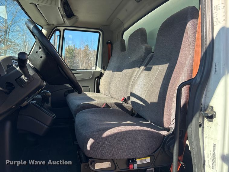 image for item YA1341 2016 International 4300 box truck