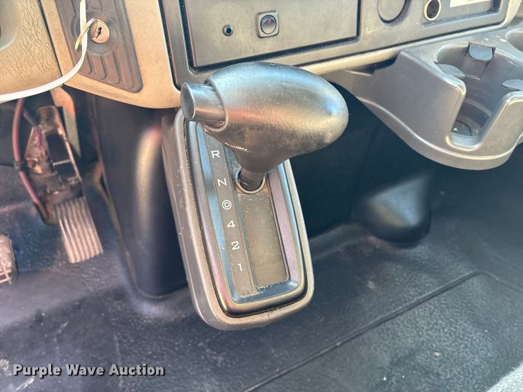 image for item YA1341 2016 International 4300 box truck