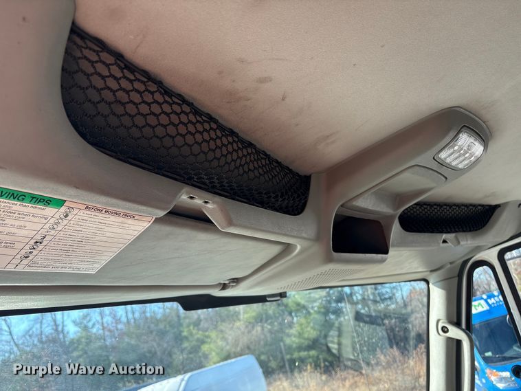 image for item YA1341 2016 International 4300 box truck