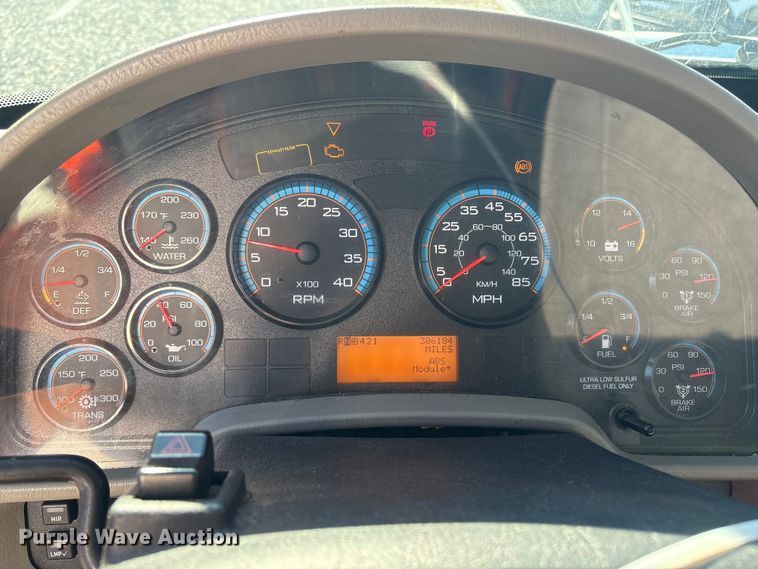 image for item YA1341 2016 International 4300 box truck