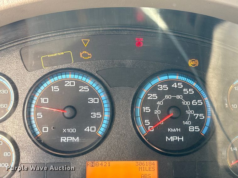 image for item YA1341 2016 International 4300 box truck