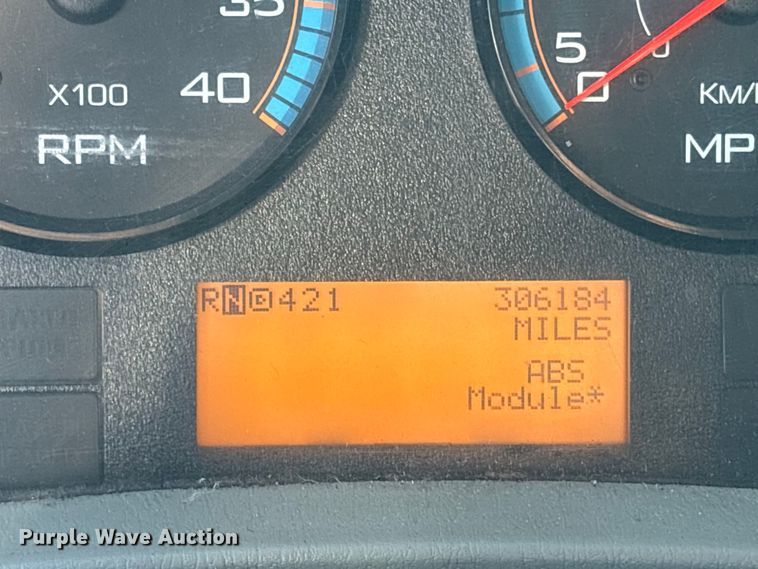 image for item YA1341 2016 International 4300 box truck