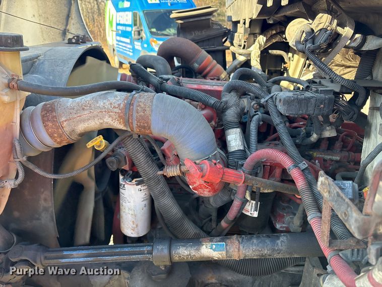 image for item YA1341 2016 International 4300 box truck