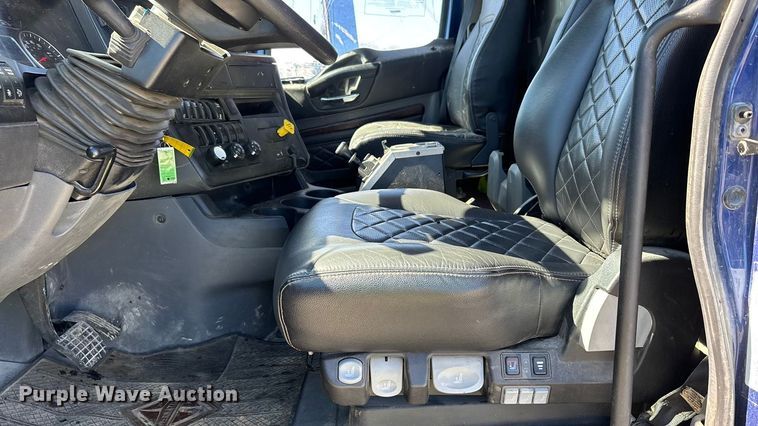 image for item YA1356 2023 International HX620 dump truck